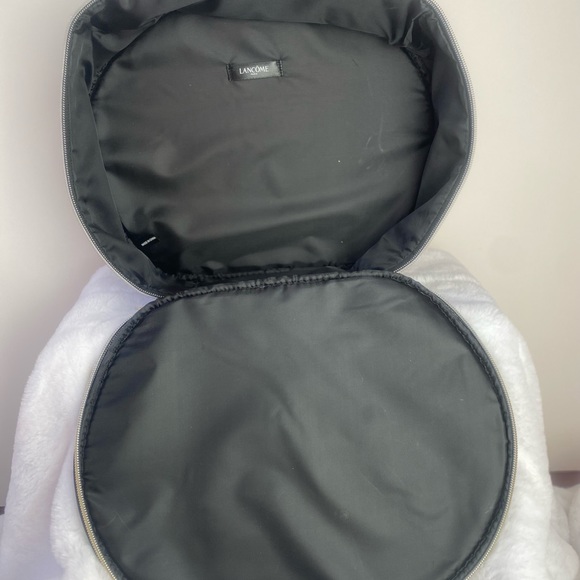 Lancôme Paris Faux Patent Leather Makeup Case NWOT - Picture 8 of 10